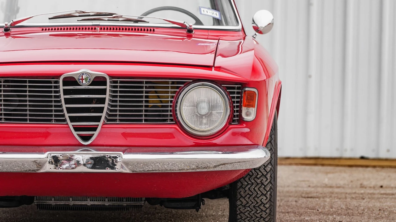 1965 Alfa Romeo Giulia Sprint GT - Image 9 of 31