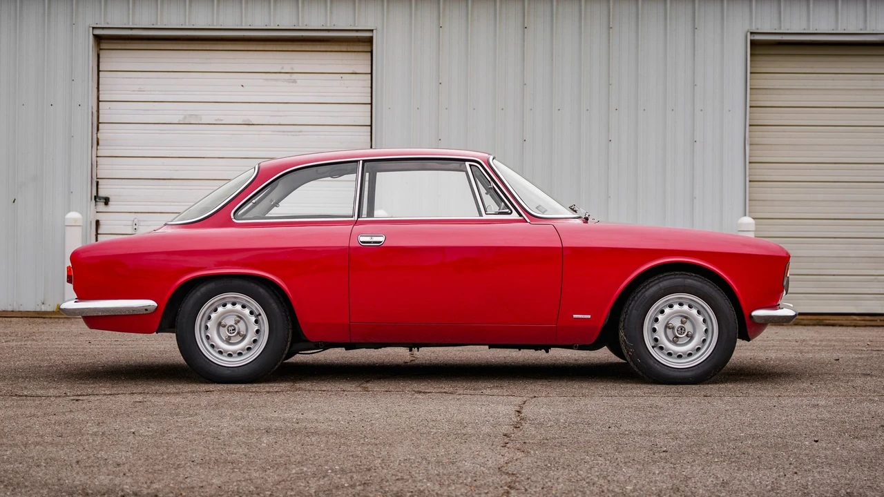 1965 Alfa Romeo Giulia Sprint GT - Image 5 of 31