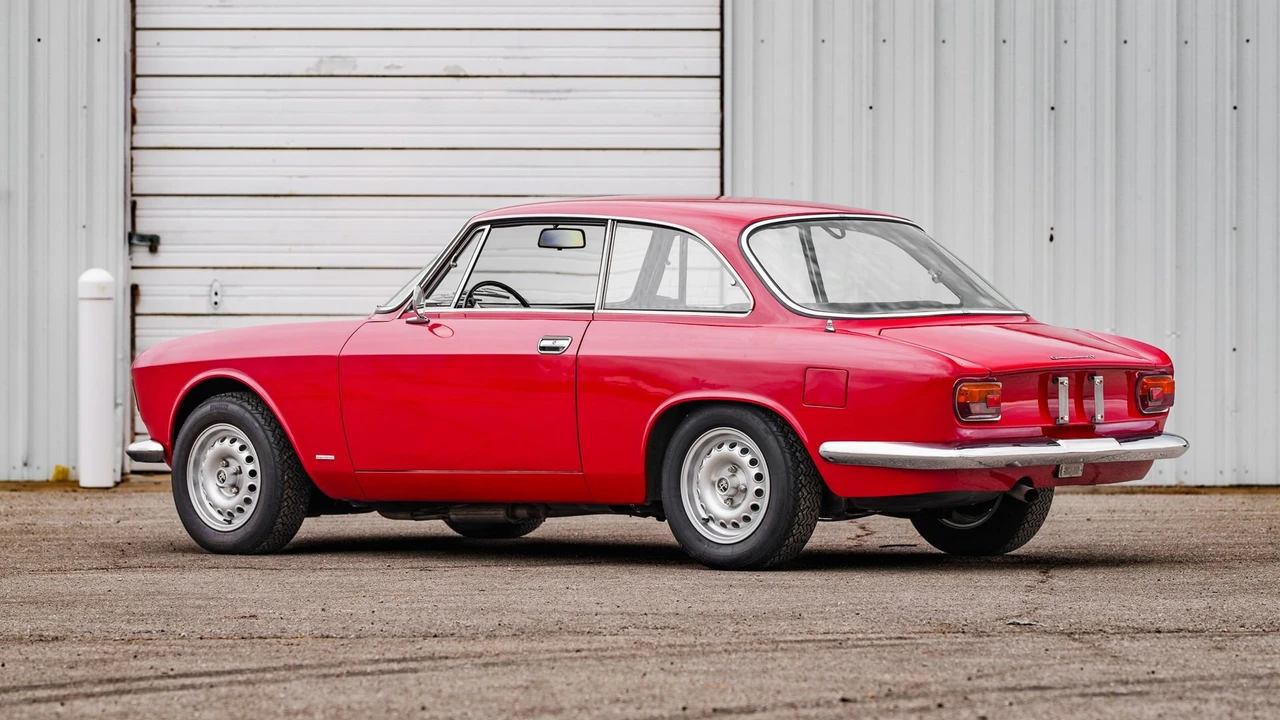 1965 Alfa Romeo Giulia Sprint GT - Image 4 of 31