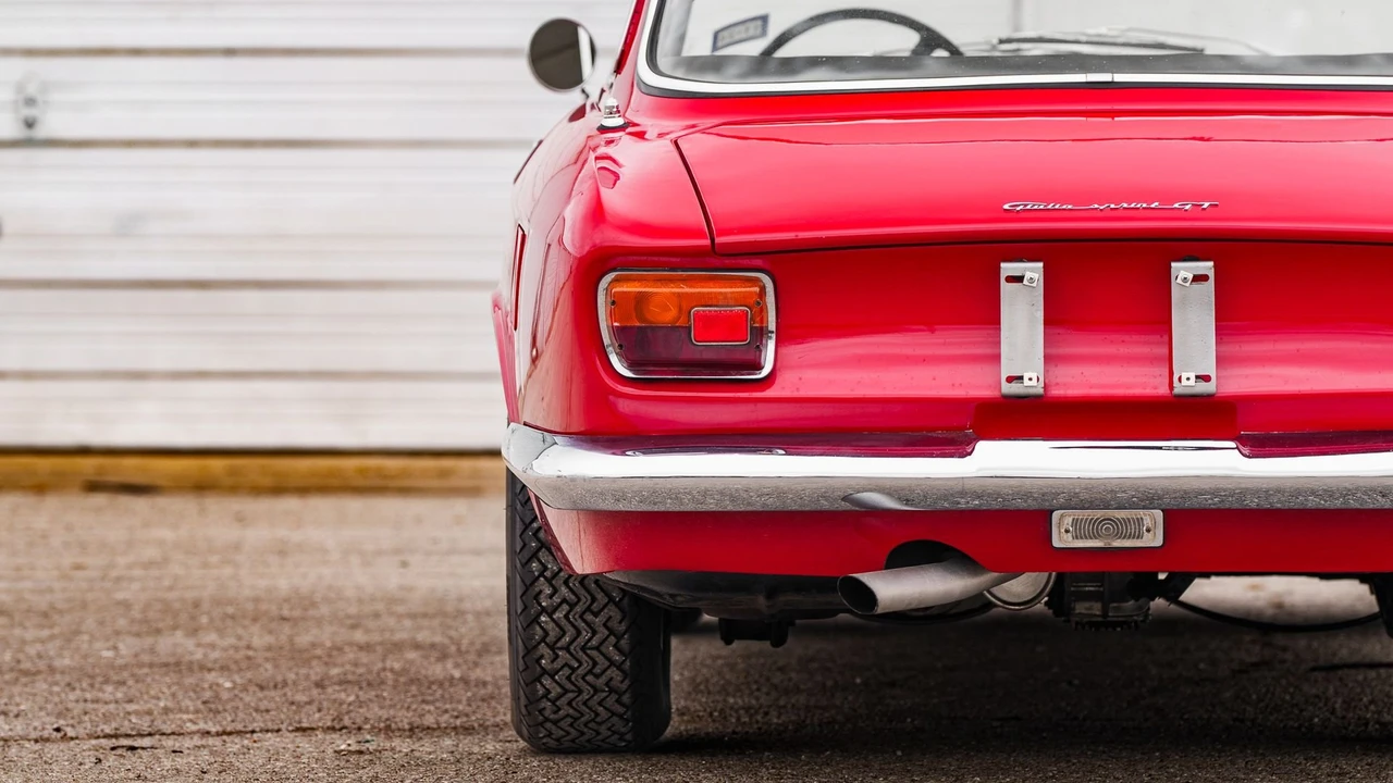 1965 Alfa Romeo Giulia Sprint GT - Image 18 of 31