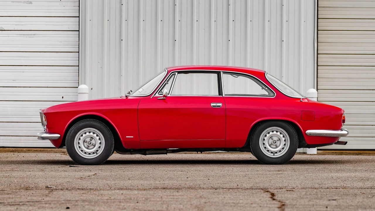 1965 Alfa Romeo Giulia Sprint GT - Image 26 of 31