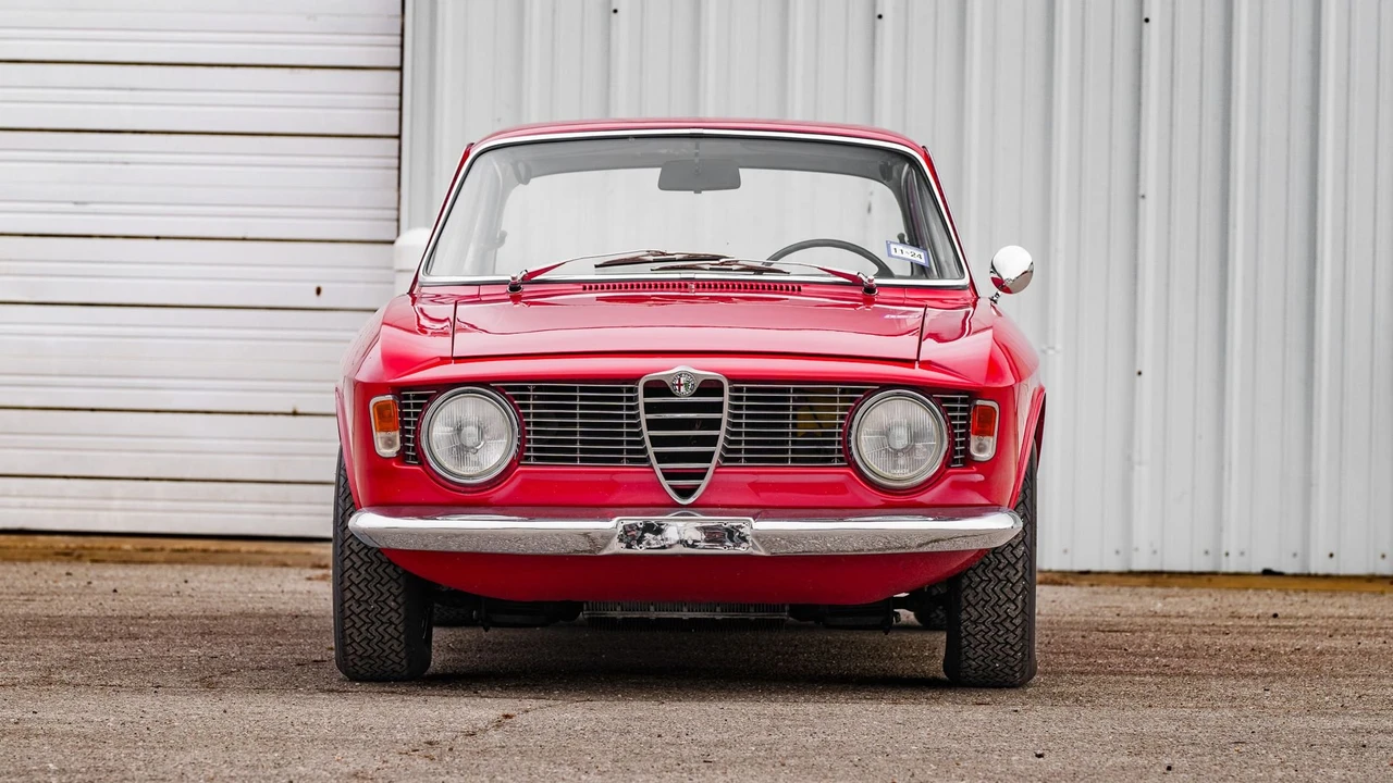 1965 Alfa Romeo Giulia Sprint GT - Image 2 of 31
