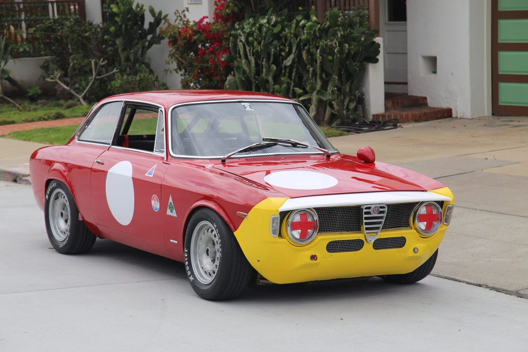 1965 Alfa Romeo Giulia Sprint GTA - Image 12 of 31