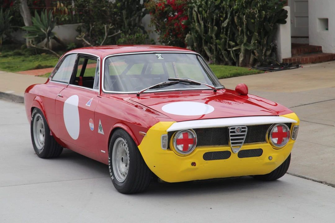 1965 Alfa Romeo Giulia Sprint GTA - Image 11 of 31