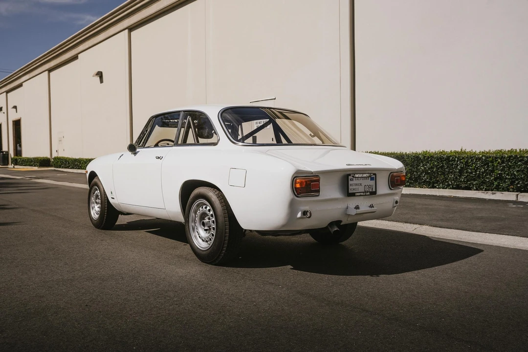 1965 Alfa Romeo Giulia Sprint GTA - Image 4 of 31
