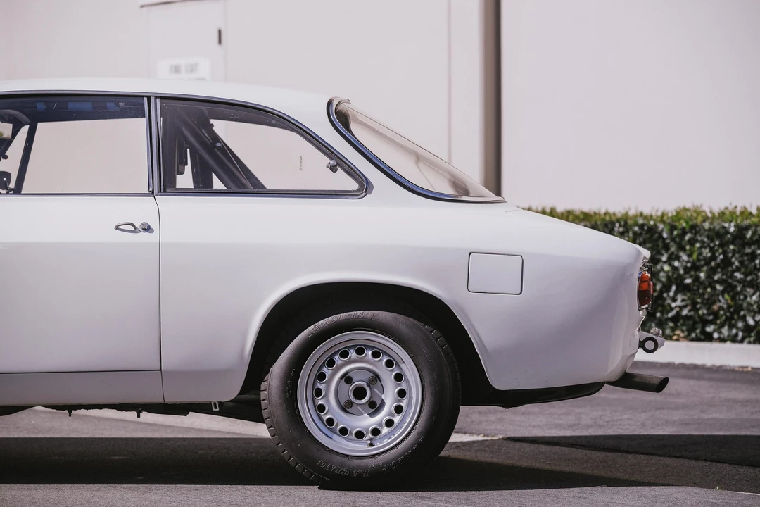 1965 Alfa Romeo Giulia Sprint GTA - Image 11 of 31