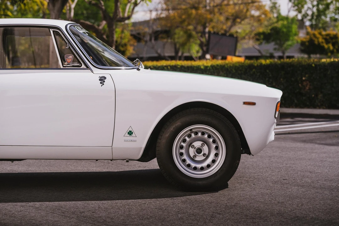 1965 Alfa Romeo Giulia Sprint GTA - Image 16 of 31