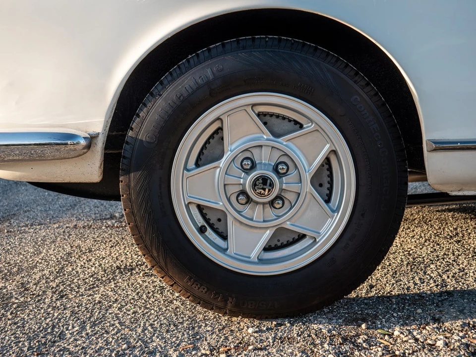 1965 Alfa Romeo 102-Series 2000 - Image 11 of 30