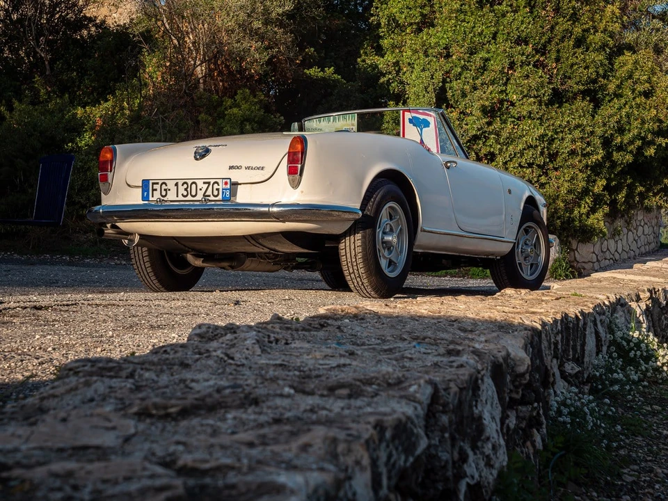 1965 Alfa Romeo 102-Series 2000 - Image 2 of 30