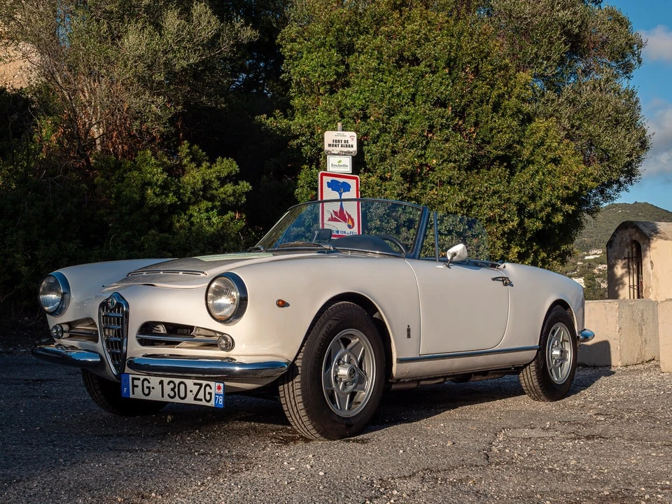 1965 Alfa Romeo 102-Series 2000 - Image 10 of 30