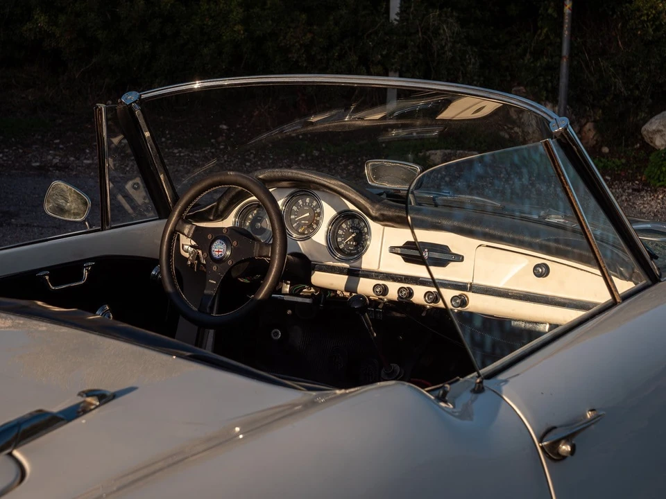 1965 Alfa Romeo 102-Series 2000 - Image 19 of 30