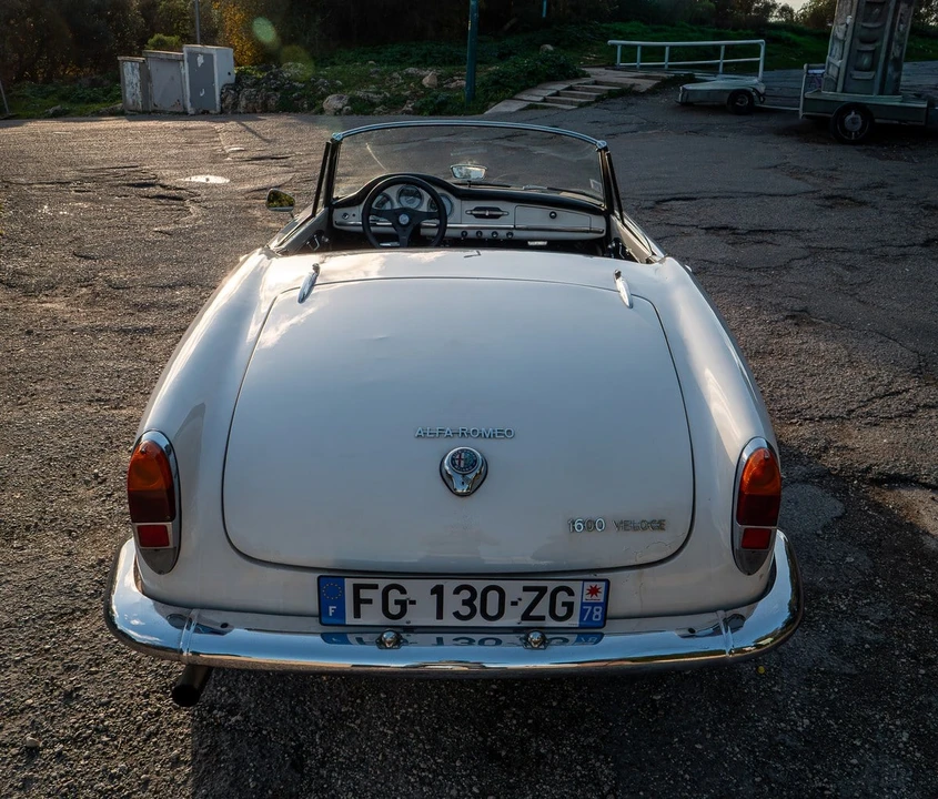 1965 Alfa Romeo 102-Series 2000 - Image 7 of 30
