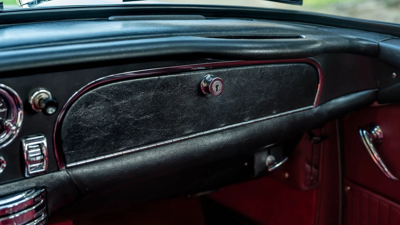 1965 Aston Martin DB5 - Image 29 of 31