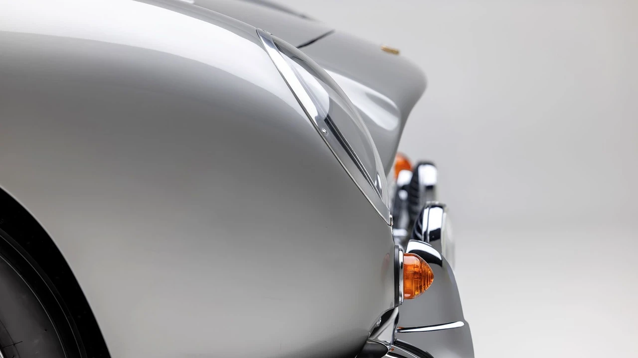 1965 Aston Martin DB5 Vantage - Image 28 of 31