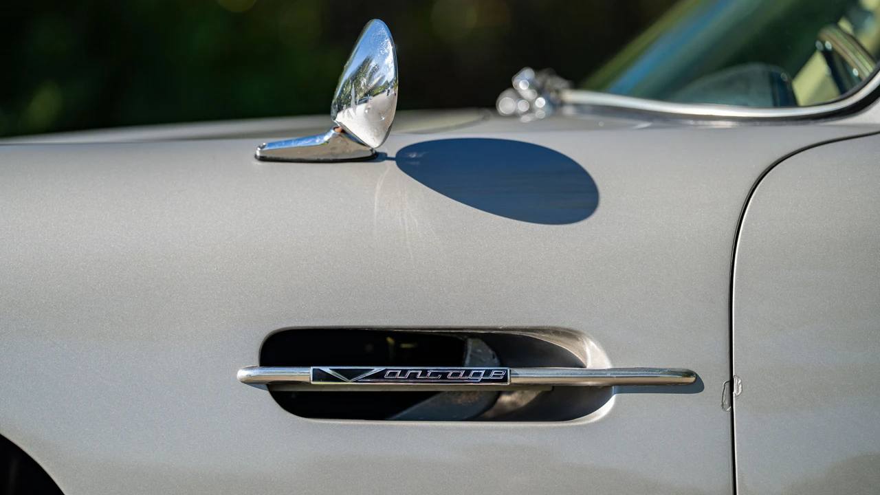 1965 Aston Martin DB6 - Image 25 of 31