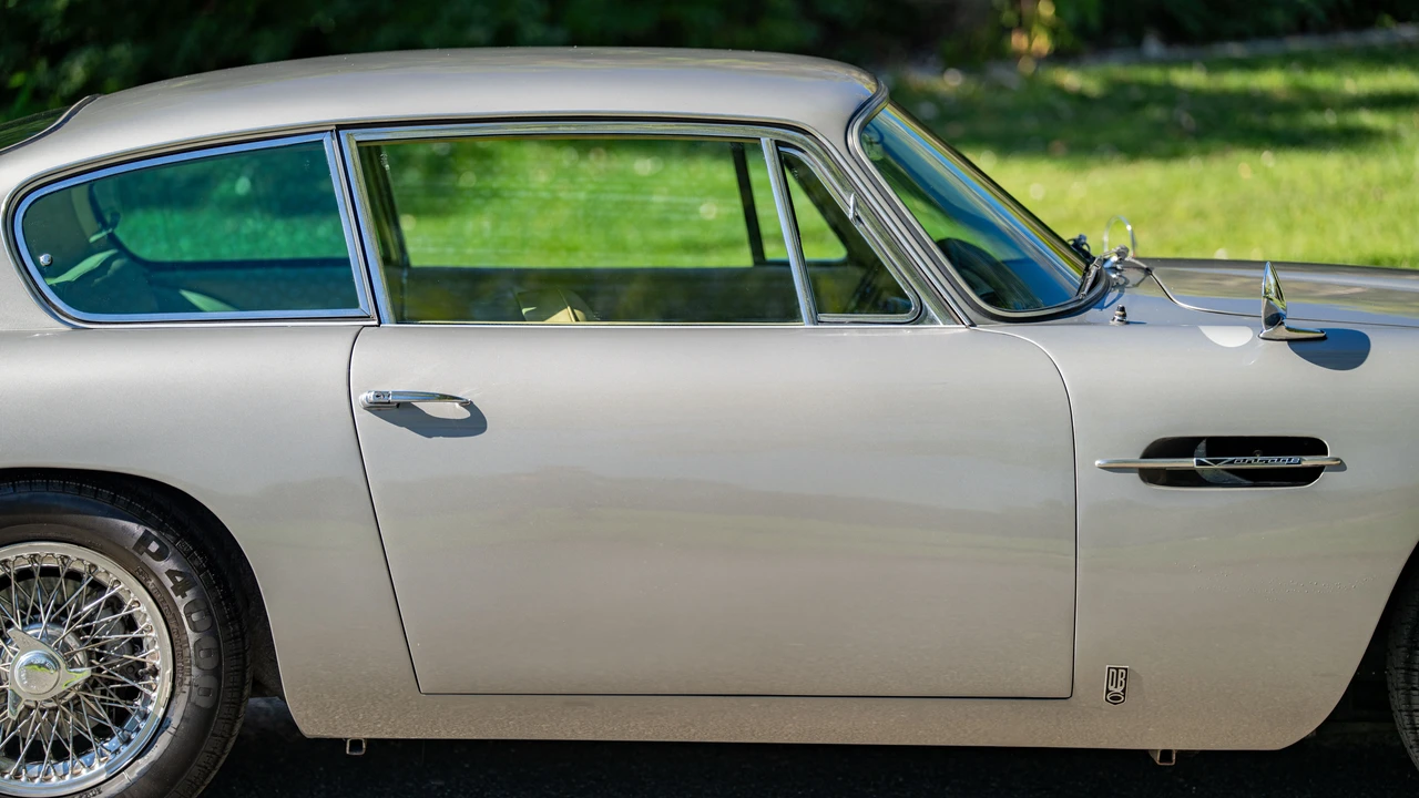 1965 Aston Martin DB6 - Image 17 of 31
