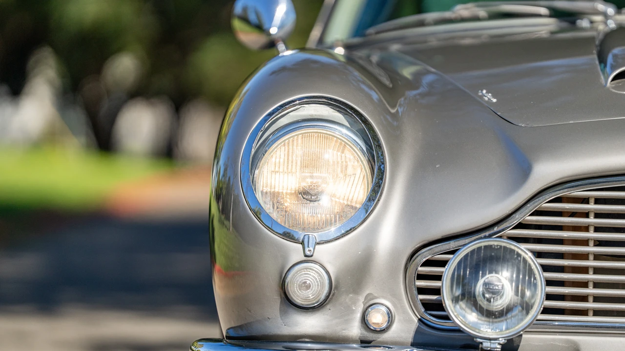 1965 Aston Martin DB6 - Image 18 of 31
