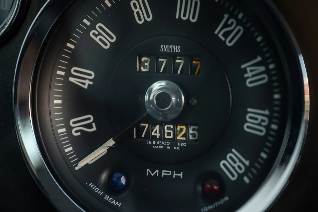 1965 Aston Martin DB6 - Image 10 of 31