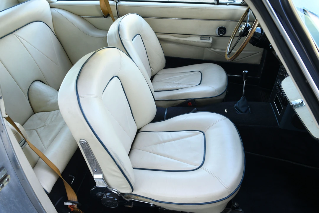 1965 Aston Martin DB6 - Image 28 of 31
