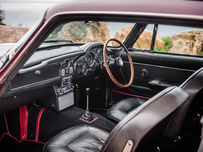 1965 Aston Martin DB6 Vantage - Image 21 of 31