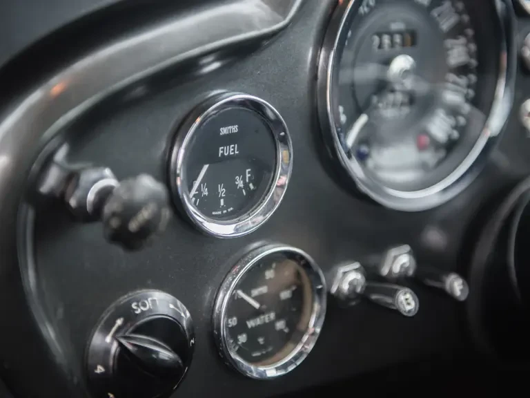 1965 Aston Martin DB6 Vantage - Image 29 of 31