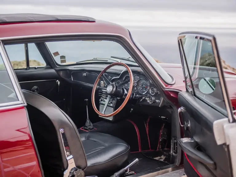 1965 Aston Martin DB6 Vantage - Image 5 of 31