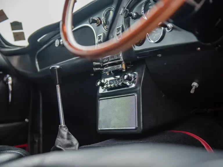1965 Aston Martin DB6 Vantage - Image 20 of 31
