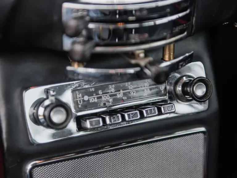 1965 Aston Martin DB6 Vantage - Image 26 of 31