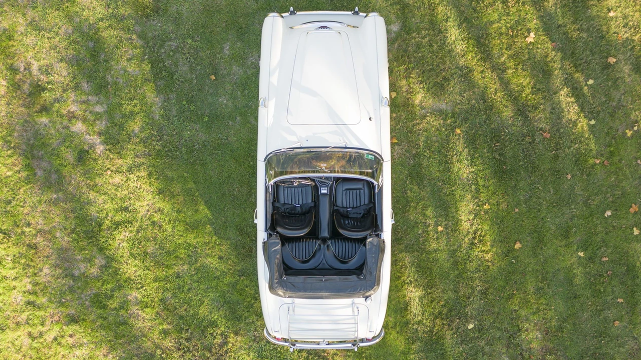 1965 Austin-Healey 3000 Mark III - Image 16 of 31