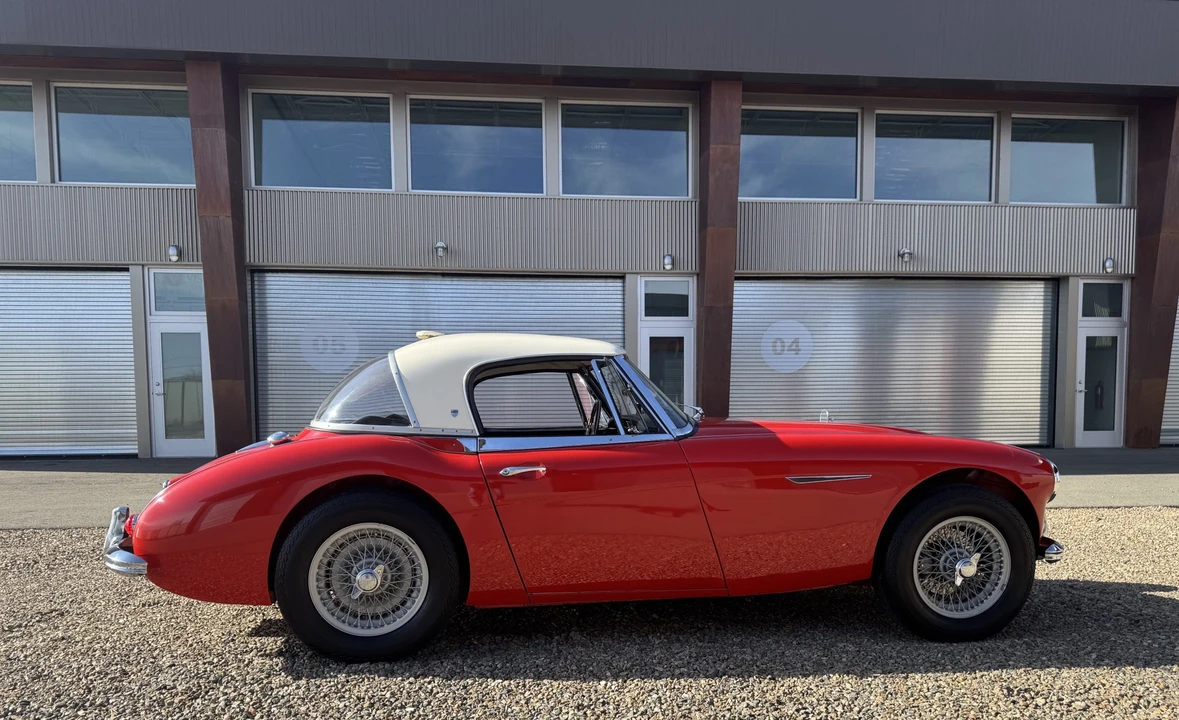 1965 Austin-Healey 3000 Mark III - Image 15 of 31
