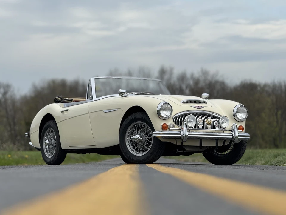 1965 Austin-Healey 3000 Mark III - Image 14 of 31