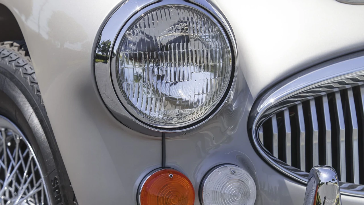 1965 Austin-Healey 3000 Mark III - Image 24 of 31