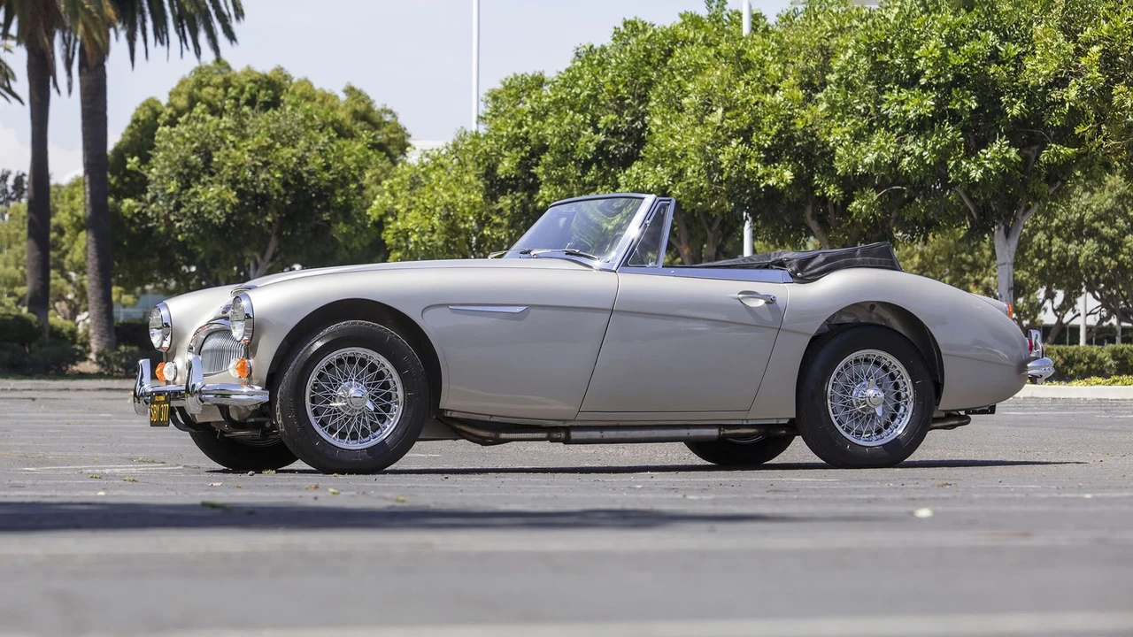 1965 Austin-Healey 3000 Mark III - Image 3 of 31