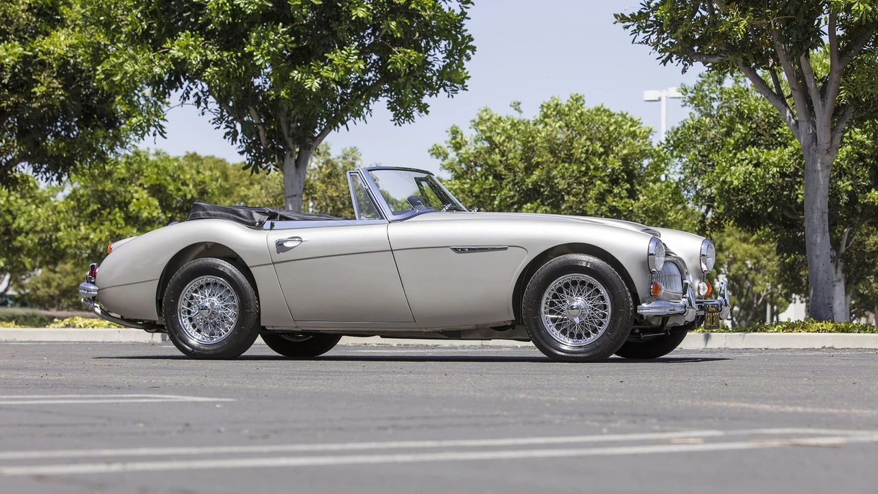 1965 Austin-Healey 3000 Mark III - Image 4 of 31