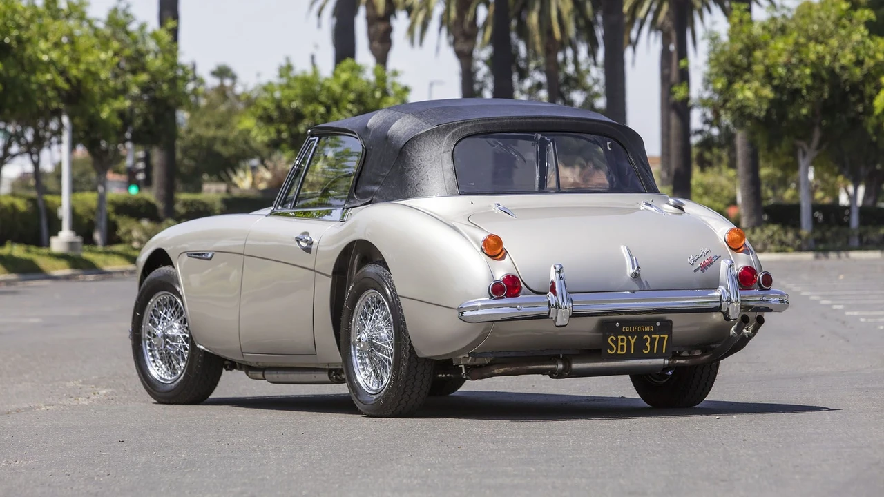 1965 Austin-Healey 3000 Mark III - Image 15 of 31