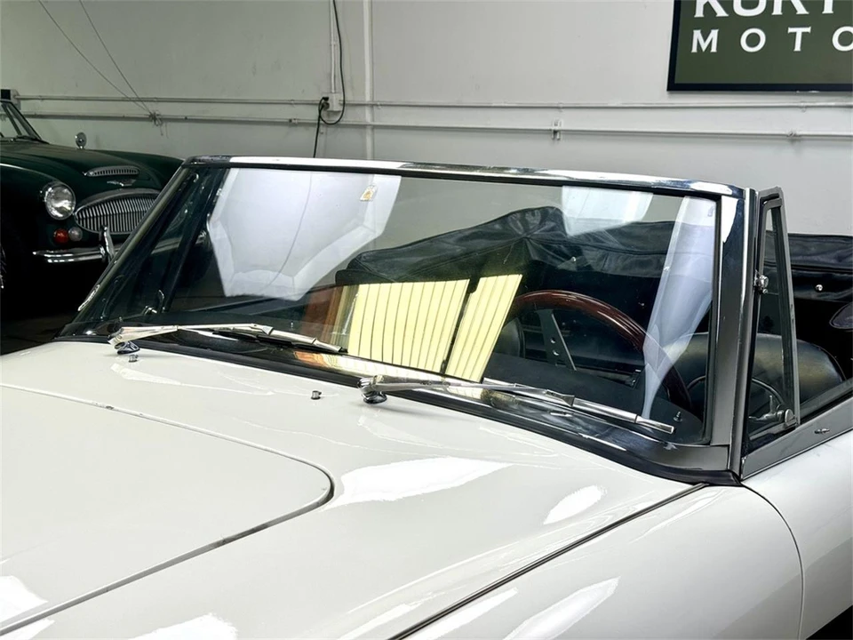 1965 Austin-Healey 3000 Mark III - Image 10 of 31