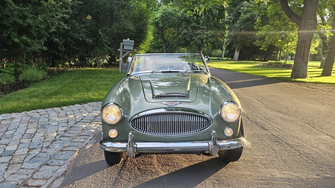1965 Austin-Healey 3000 Mark III - Image 15 of 31