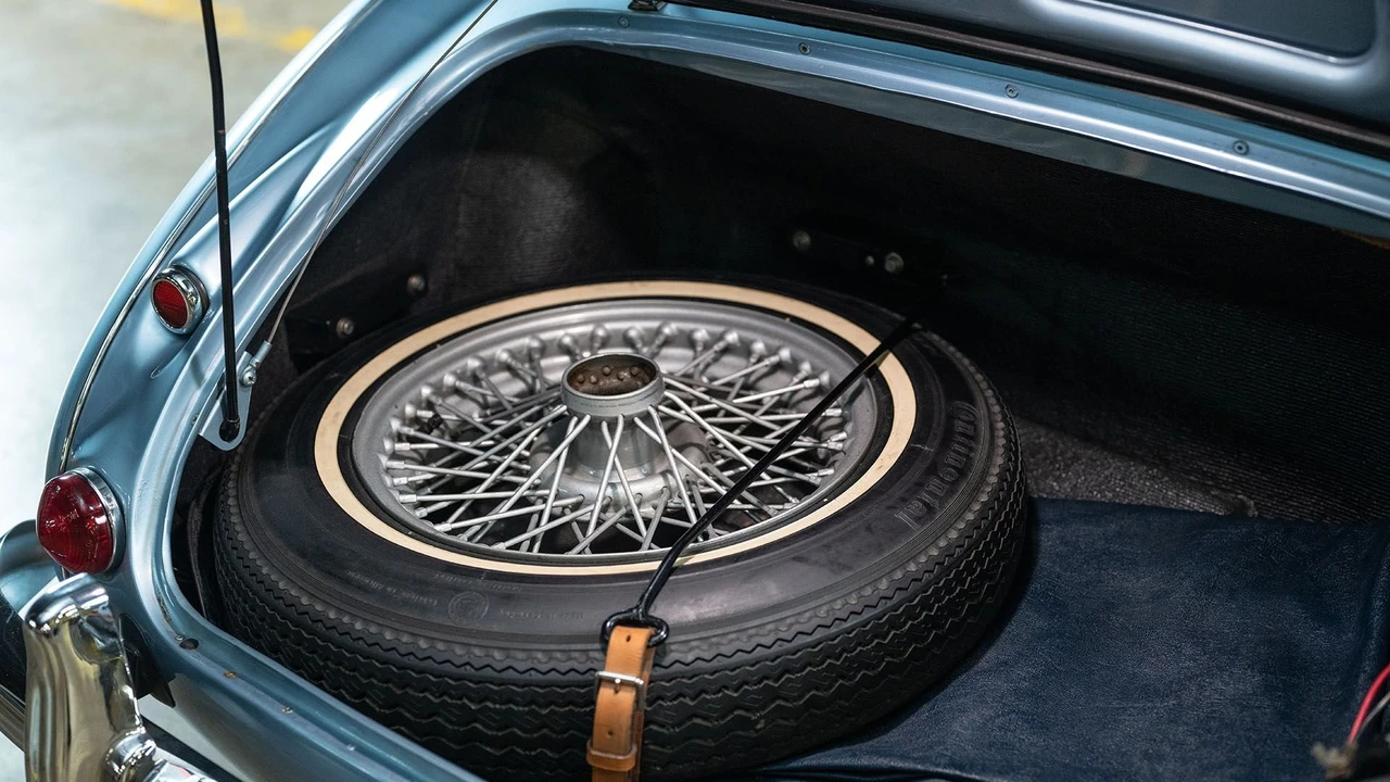 1965 Austin-Healey 3000 Mark III - Image 24 of 31