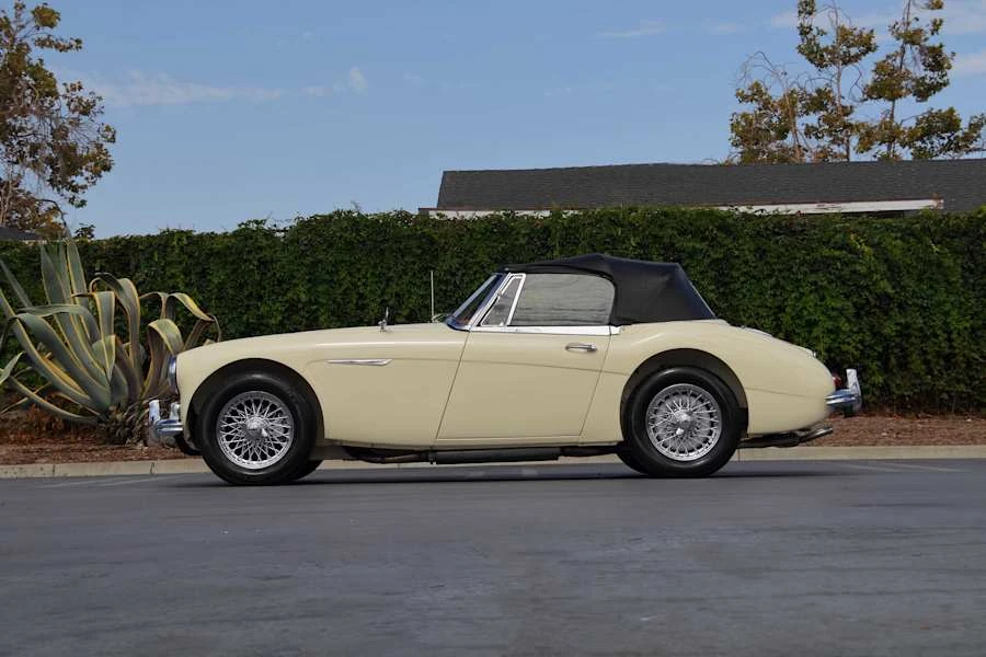 1965 Austin-Healey 3000 Mark III - Image 2 of 31