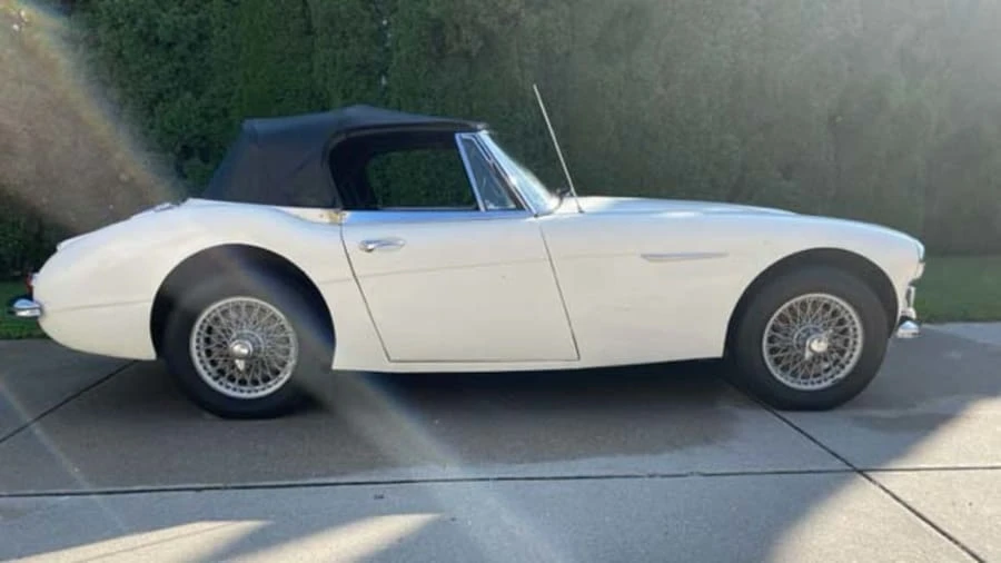 1965 Austin-Healey 3000 Mark III - Image 6 of 17