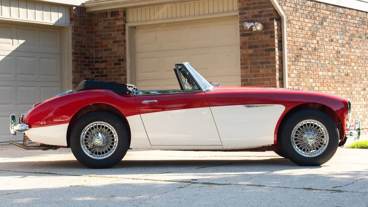 1965 Austin-Healey 3000 Mark III - Image 4 of 31