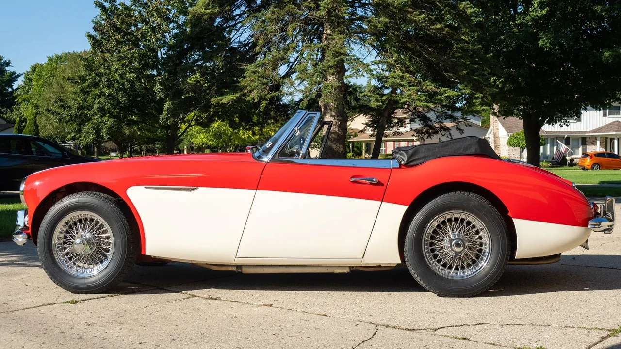 1965 Austin-Healey 3000 Mark III - Image 8 of 31