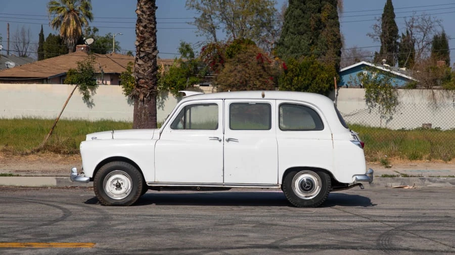 1965 Austin - Image 2 of 12