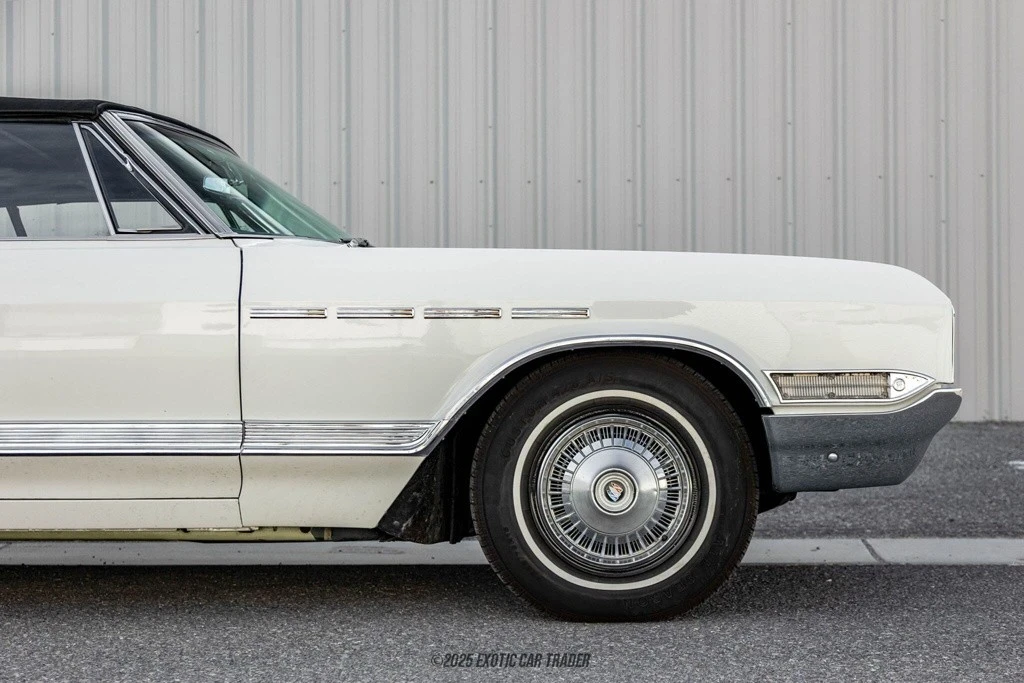 1965 Buick Electra - Image 11 of 12