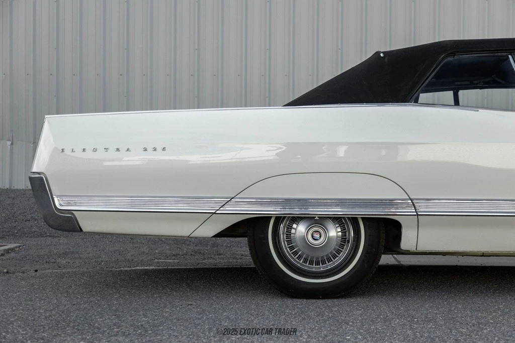1965 Buick Electra - Image 10 of 12