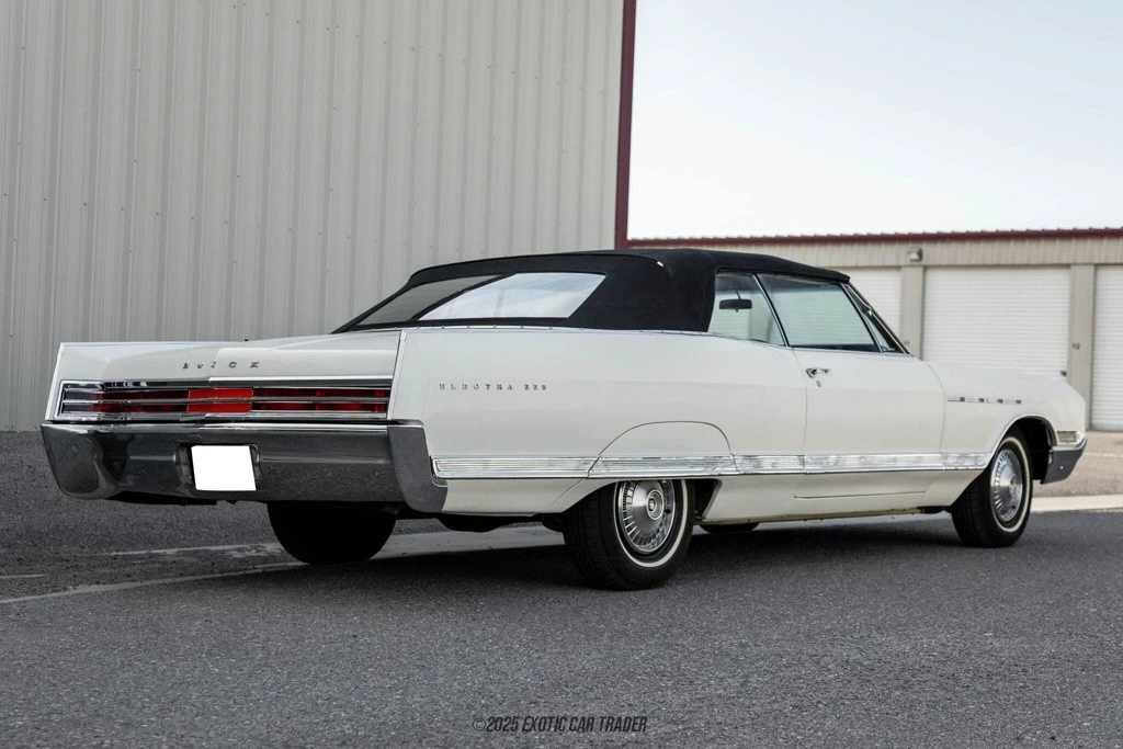 1965 Buick Electra - Image 8 of 12