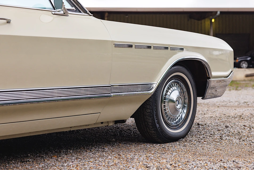 1965 Buick Electra - Image 22 of 31
