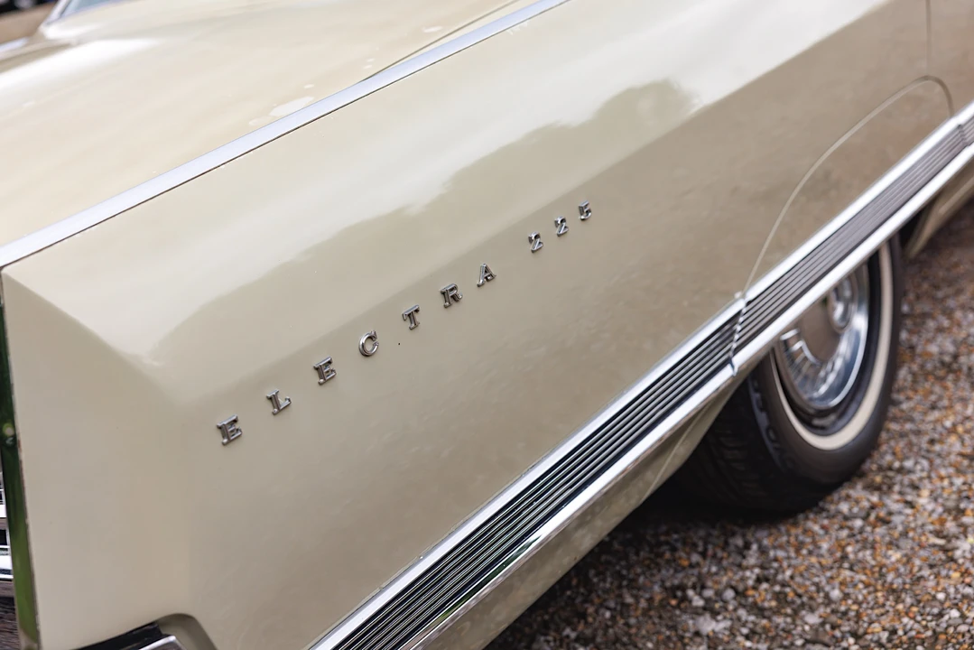 1965 Buick Electra - Image 18 of 31