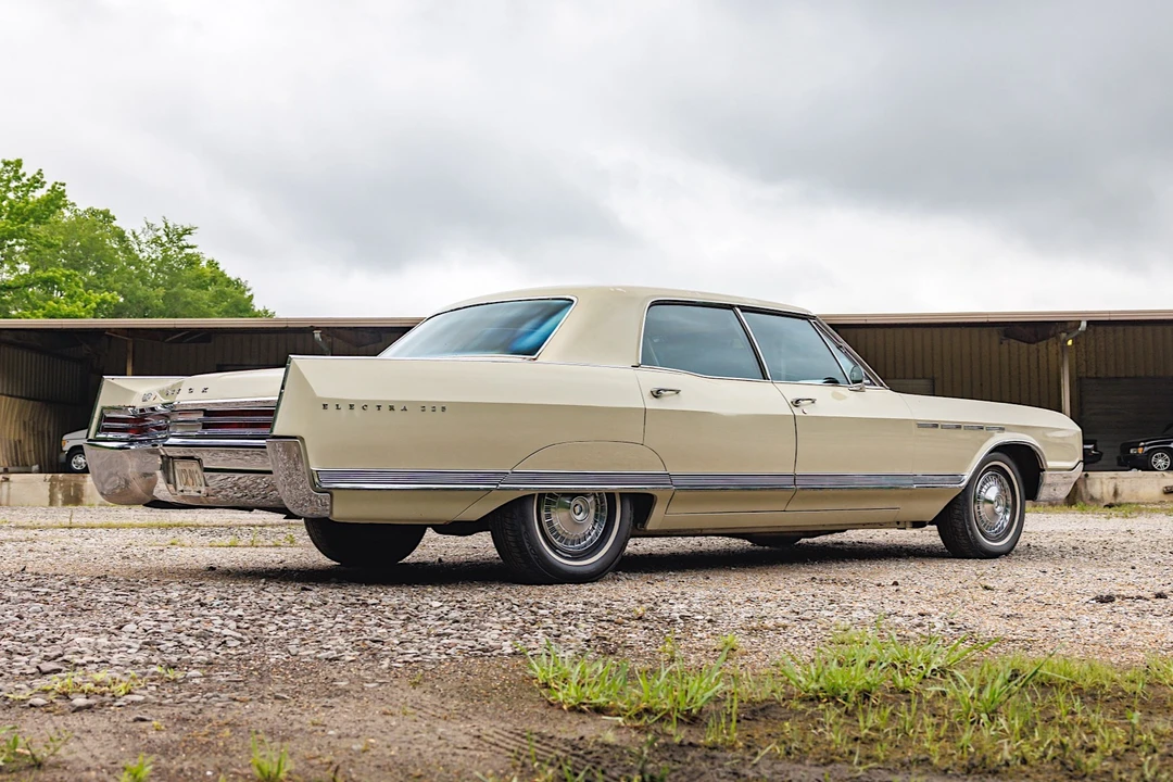 1965 Buick Electra - Image 10 of 31