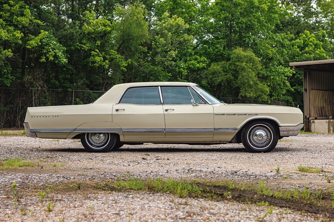 1965 Buick Electra - Image 12 of 31